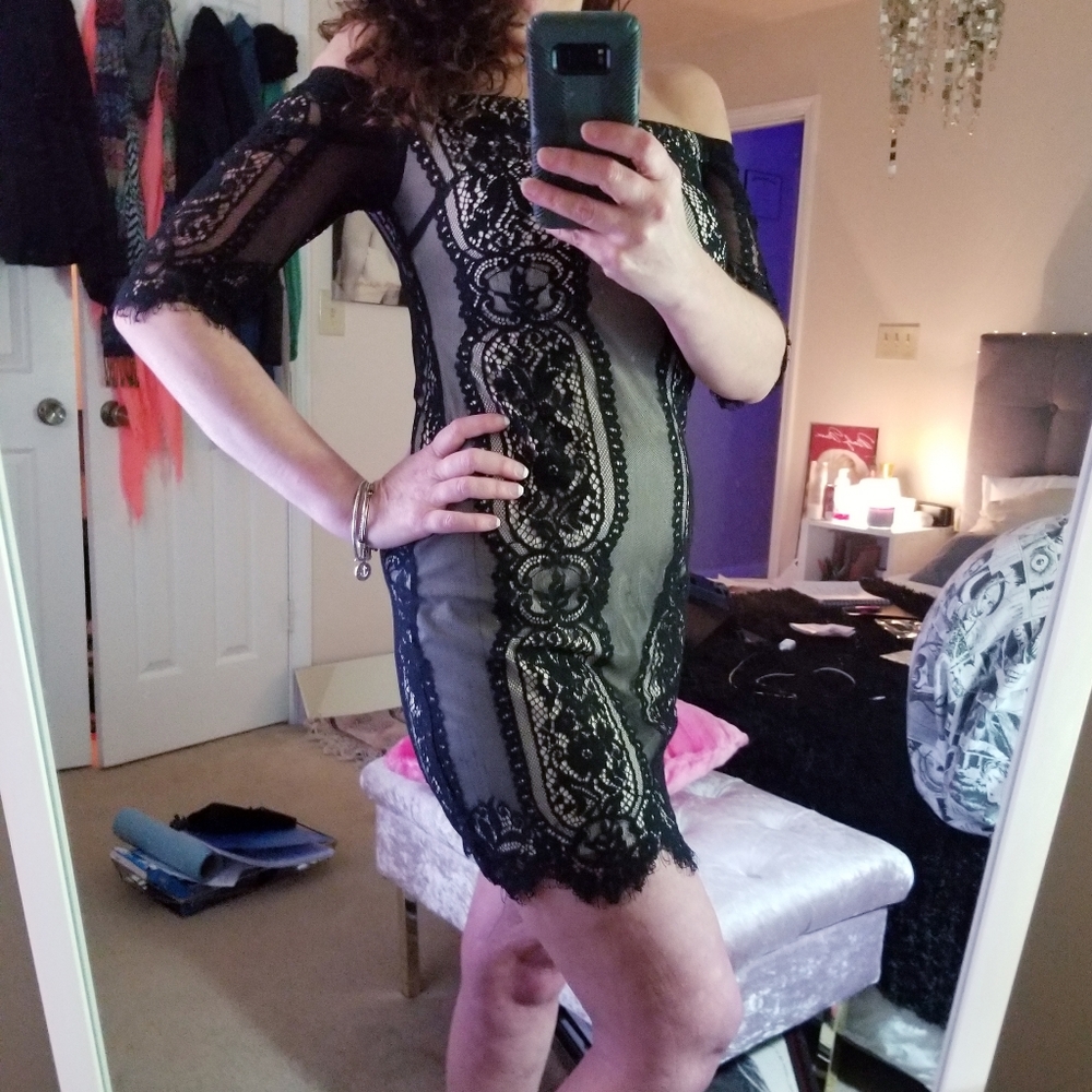 BLACK LACE PROM DRESS - Picture 4 of 5